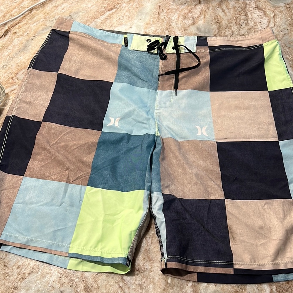 Hurly board shorts